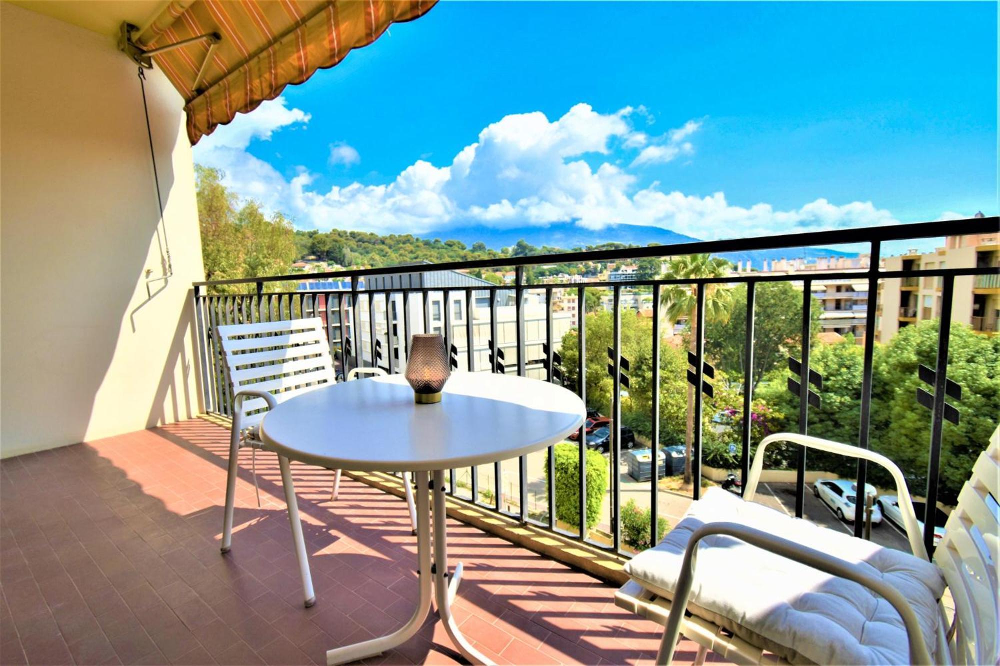 L'Orangerie - Proche Mer - Terrasse - Parking Prive - Clim 罗克布吕讷-卡普马丹 外观 照片