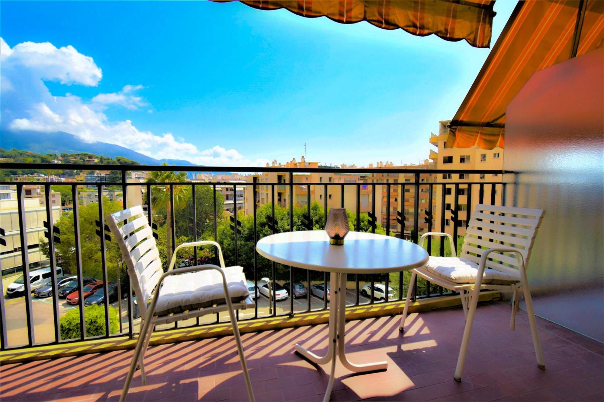 L'Orangerie - Proche Mer - Terrasse - Parking Prive - Clim 罗克布吕讷-卡普马丹 外观 照片